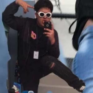 Meet your Posher, Carlos